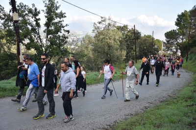 Las Mañanas - La Marxa Popular s'obre pas entre la boira i els núvols