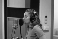 Las Mañanas - La cantautora María Barajas presenta "Sincericidio"