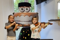 A la Queta li agrada la música!