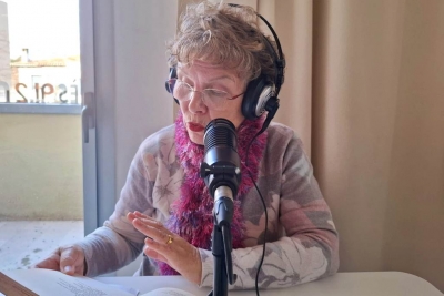 Las Mañanas - Relats i poemes de Paz Legua