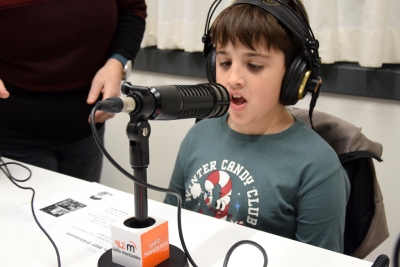 Poesia - "Triste Muy Tristemente", recita Aaron Garcia