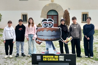 La Queta fa el salt a l'institut i entrevista l'alumnat del Vinyes Velles