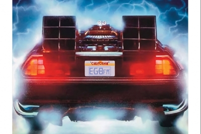 EGB FM - ¿Te subes a nuestro DeLorean?